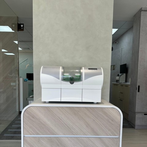 德國Dentsply Sirona 數位口掃及瓷塊研磨機